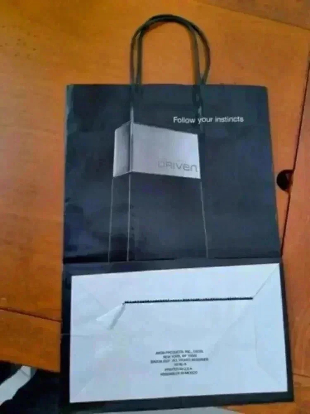 𝅺derek Jeter GLOSSY GIFT Paper Bag FROM DRIVEN - Picture 4 of 4